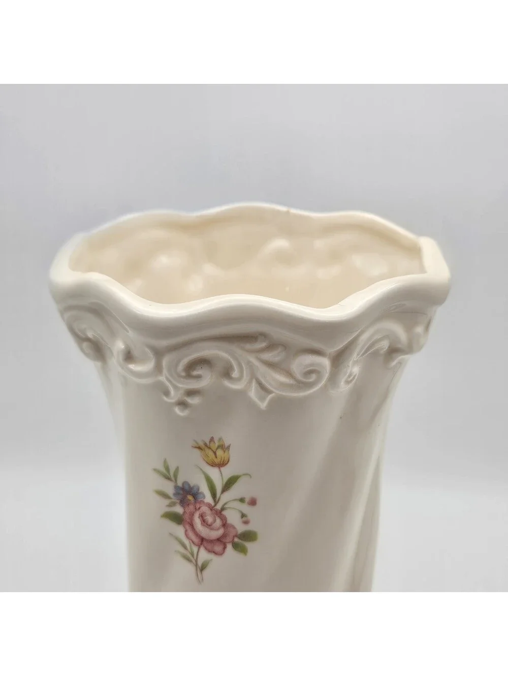 Vintage CMC White Floral 10